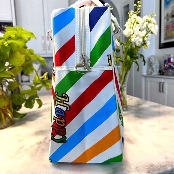 Hello Kitty Lightweight Large Travel Bag Tote UK Union Jack Rainbow Vegan Lthr - Picture 2 of 4